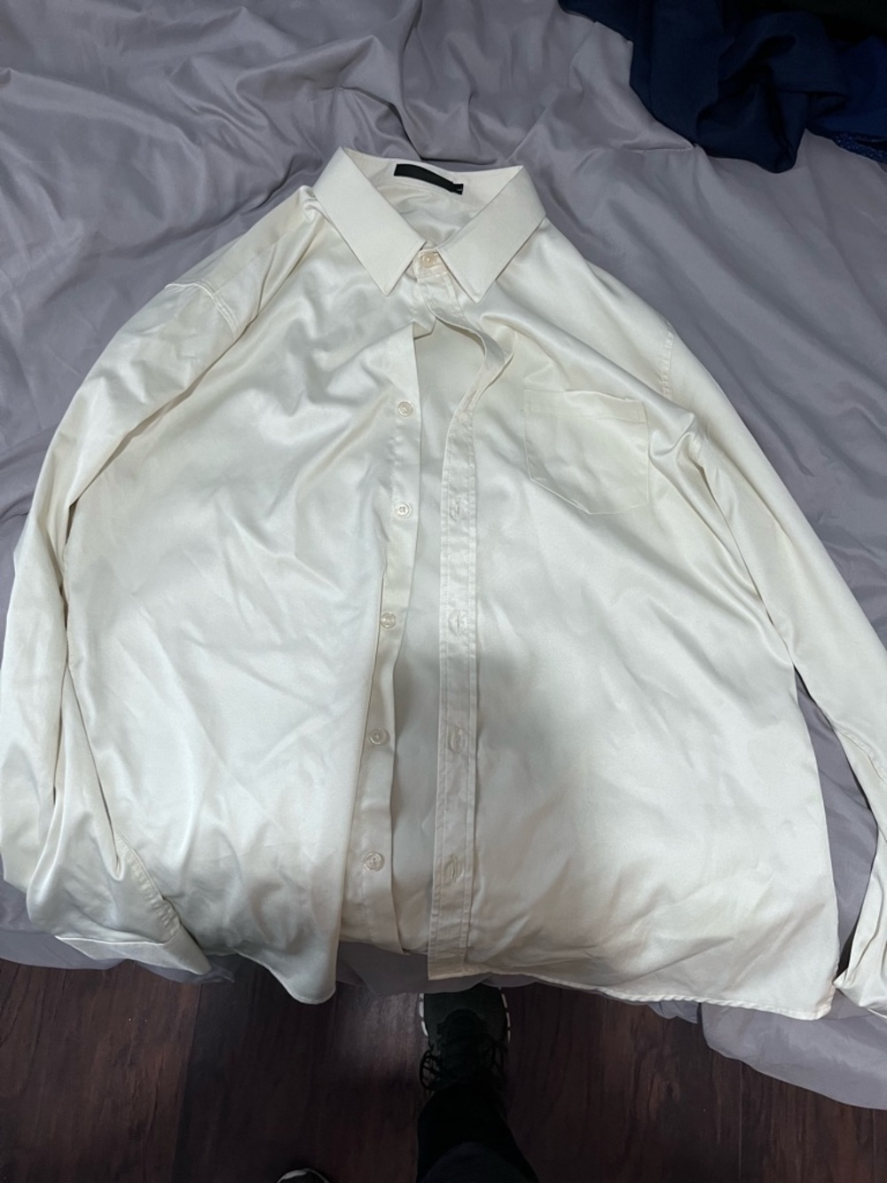 Men's Ivory Long-Sleeve Dress Shirt with Classic Collar